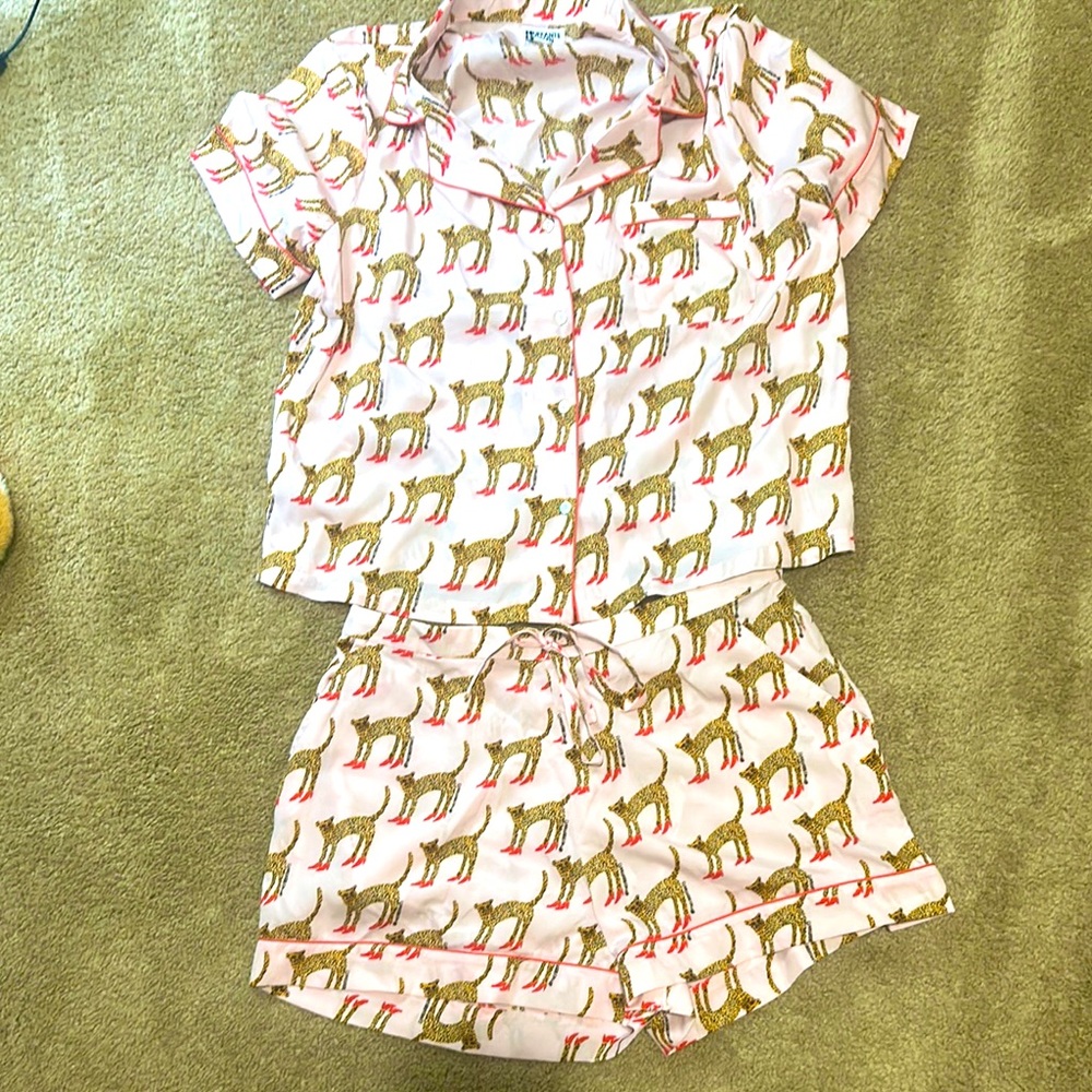 BOUFFANT & BROKEN HEART cheetah pajamas